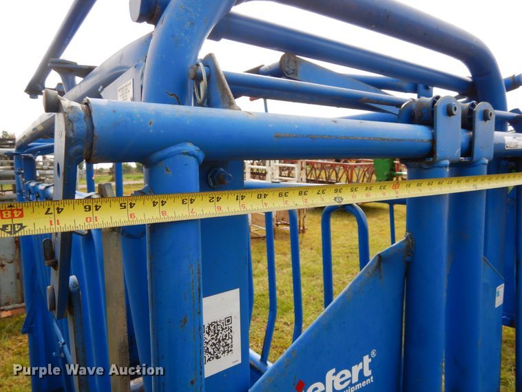 image for item GQ9760 2016 Priefert PRD-01102089 livestock chute