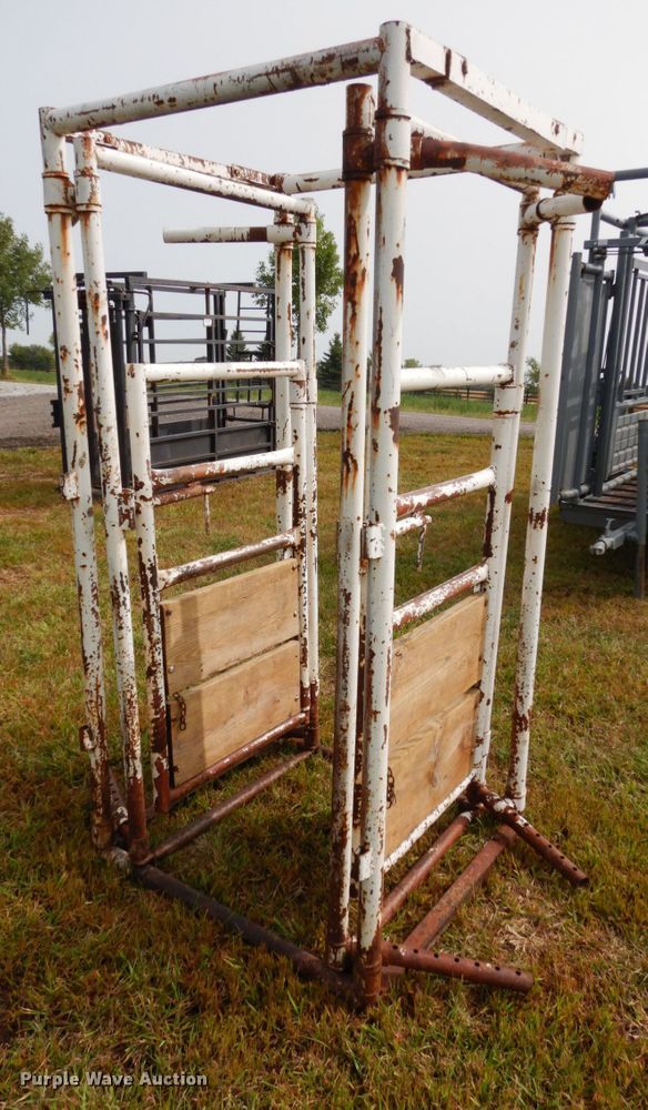 image for item GQ9761 Filson livestock chute