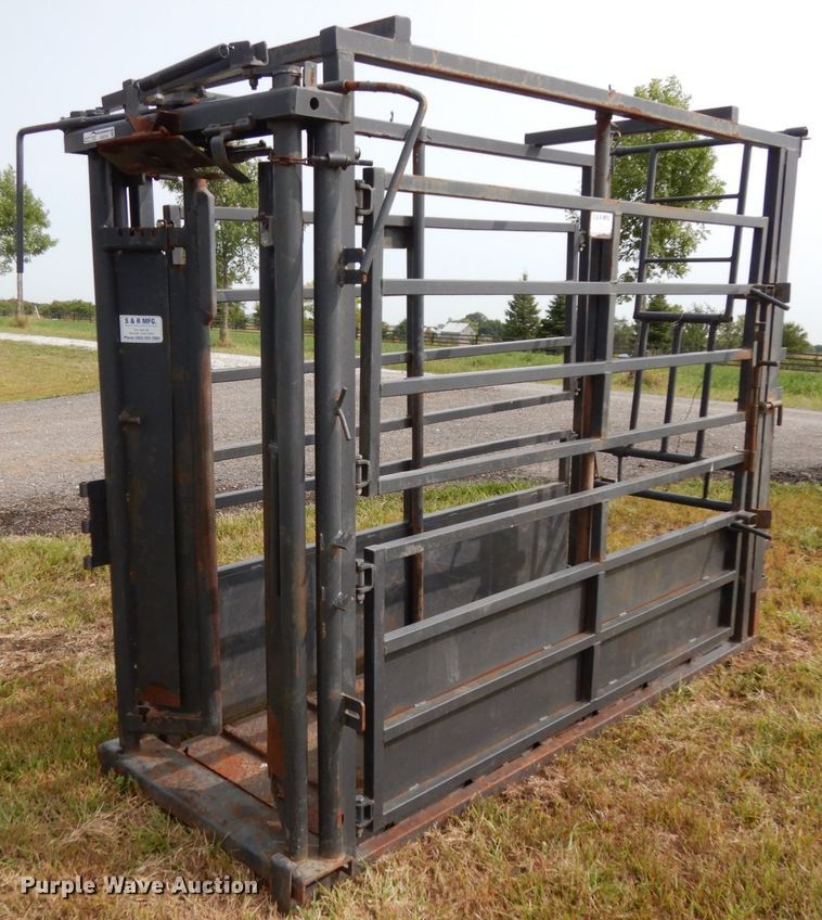 image for item GQ9762 S&R Custom livestock chute
