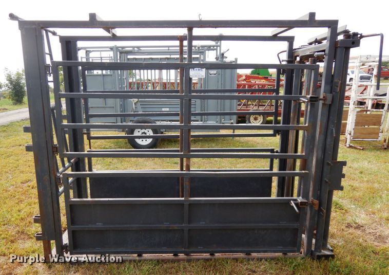 image for item GQ9762 S&R Custom livestock chute