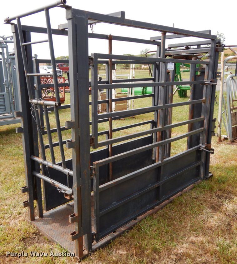 image for item GQ9762 S&R Custom livestock chute