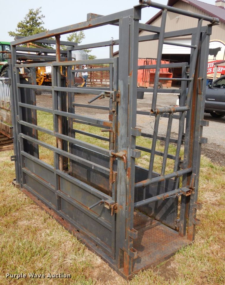 image for item GQ9762 S&R Custom livestock chute
