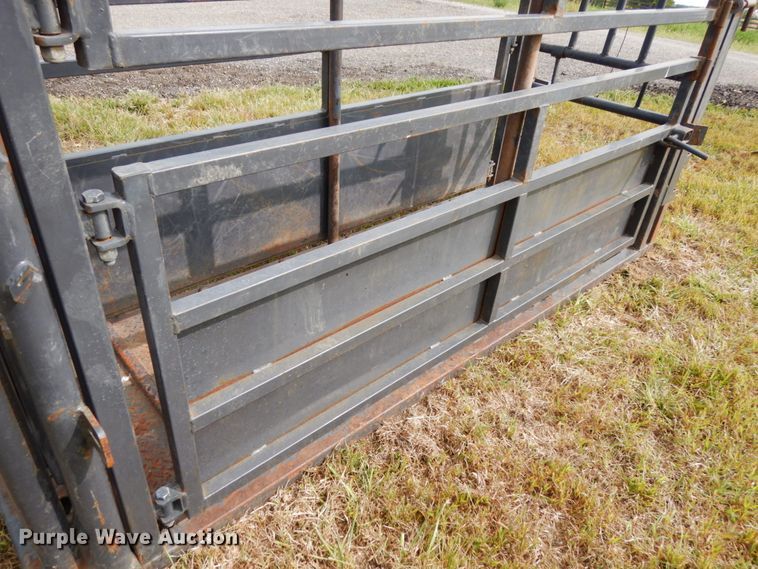 image for item GQ9762 S&R Custom livestock chute