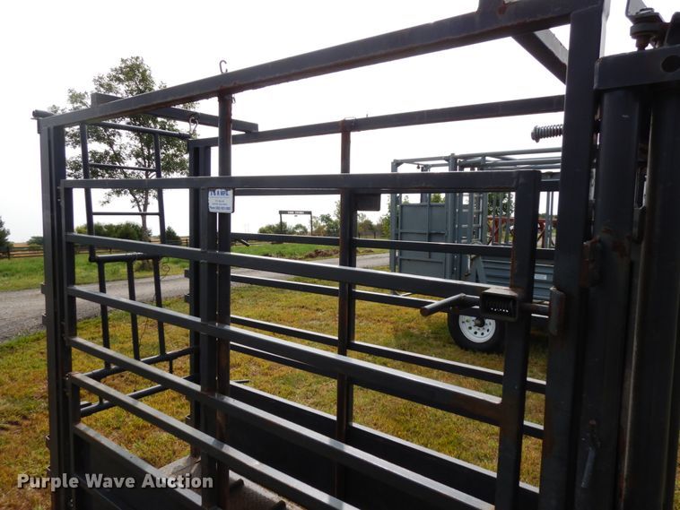 image for item GQ9762 S&R Custom livestock chute
