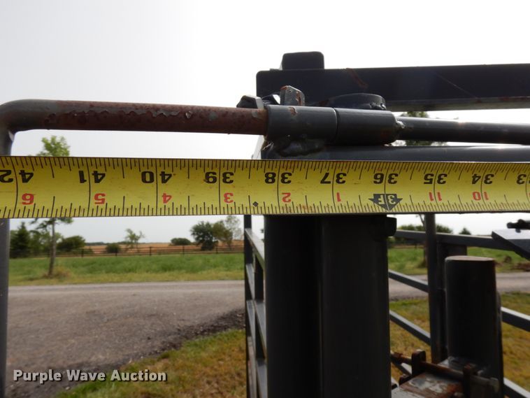 image for item GQ9762 S&R Custom livestock chute