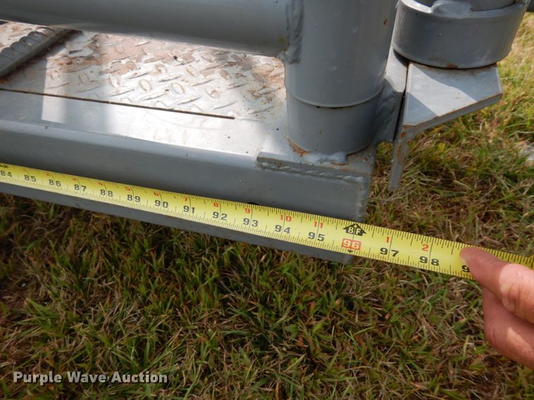 image for item GQ9763 Pearson G9 squeeze chute