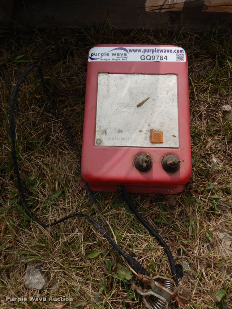 image for item GQ9764 Electric wire and fencers