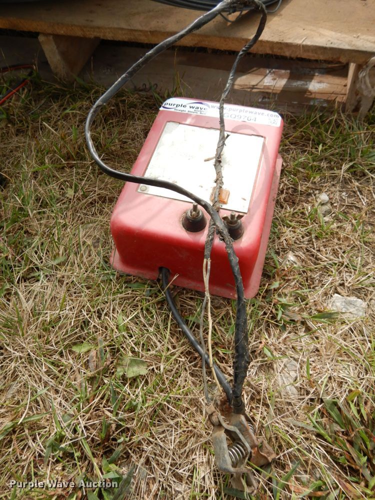 image for item GQ9764 Electric wire and fencers