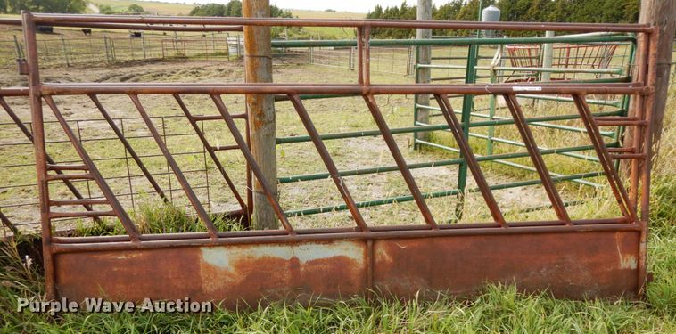 image for item GQ9768 Feed/hay fence panels