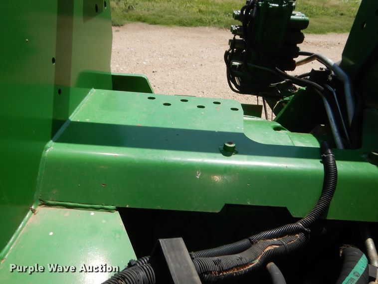 image for item HB9365 2003 John Deere 9220  4WD tractor