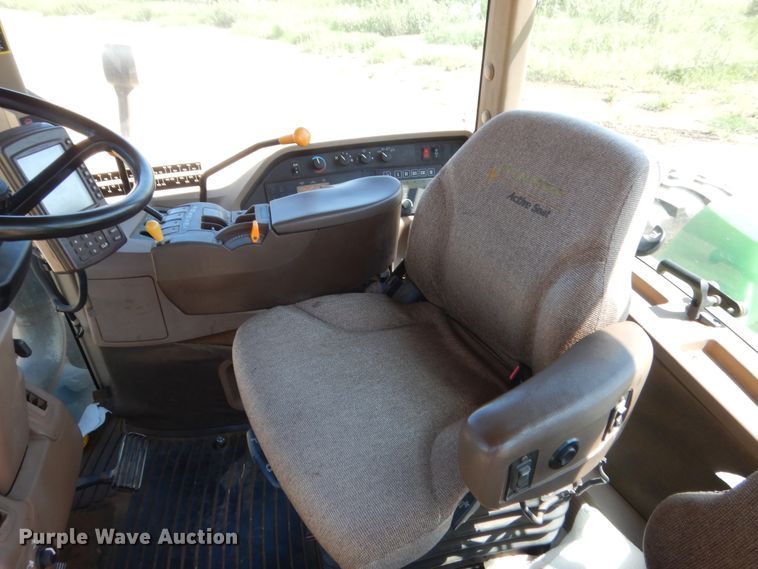 image for item HB9365 2003 John Deere 9220  4WD tractor