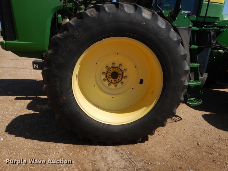 image for item HB9365 2003 John Deere 9220  4WD tractor