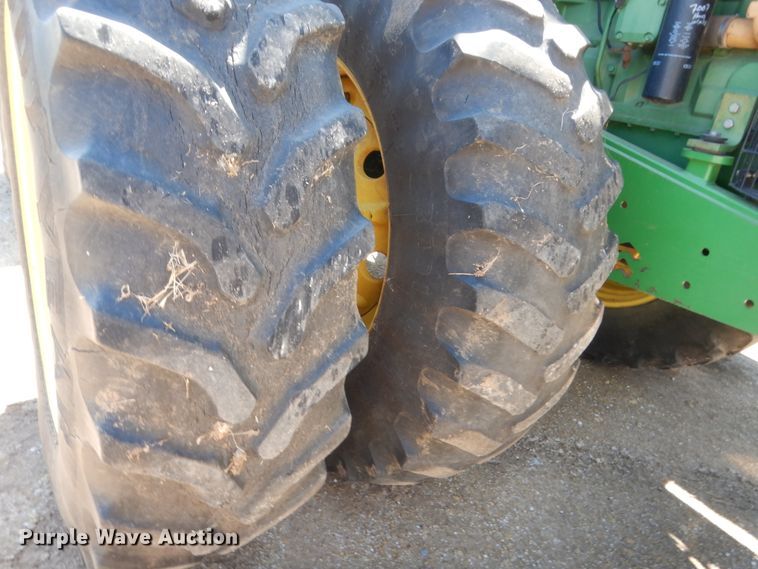 image for item HB9365 2003 John Deere 9220  4WD tractor