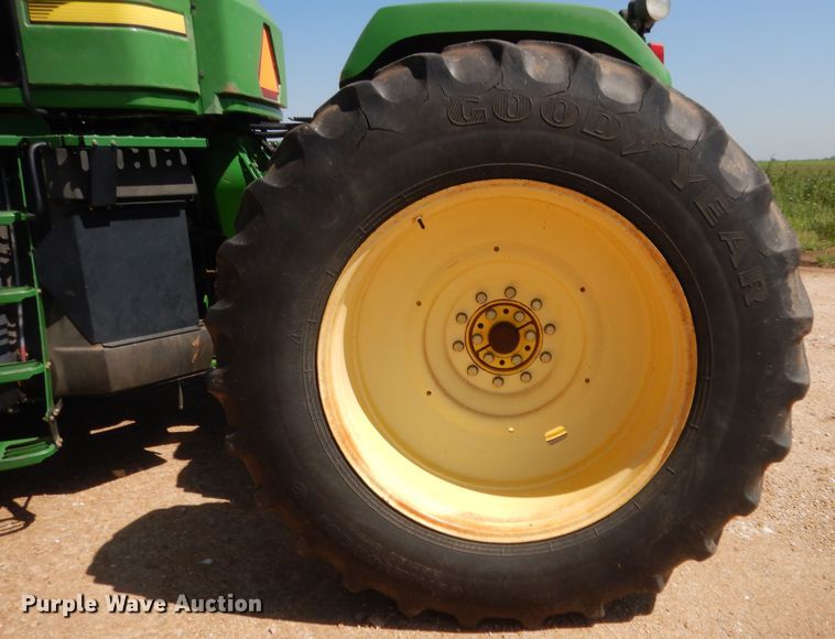 image for item HB9365 2003 John Deere 9220  4WD tractor