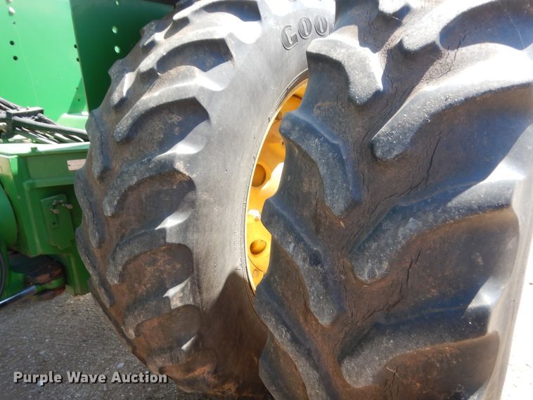 image for item HB9365 2003 John Deere 9220  4WD tractor