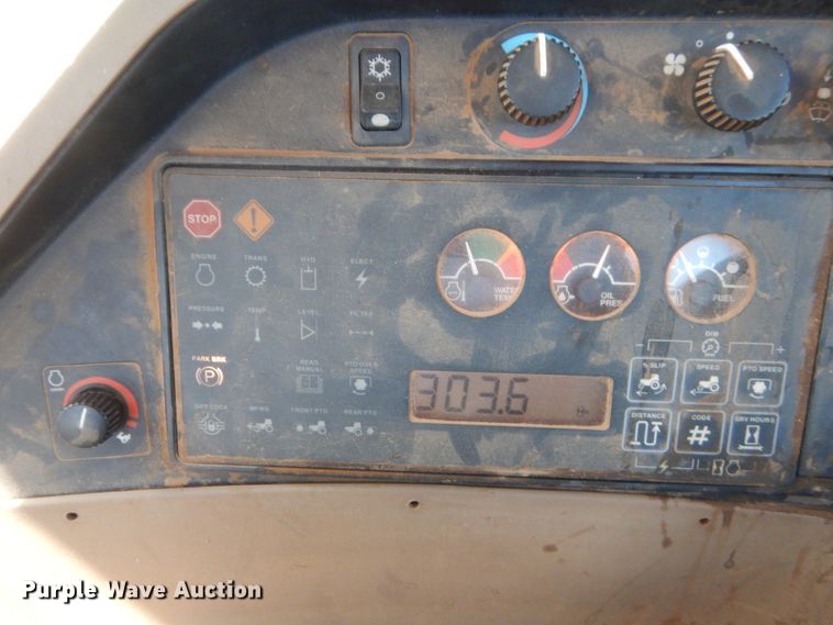 image for item HB9366 1997 John Deere 8100  MFWD tractor