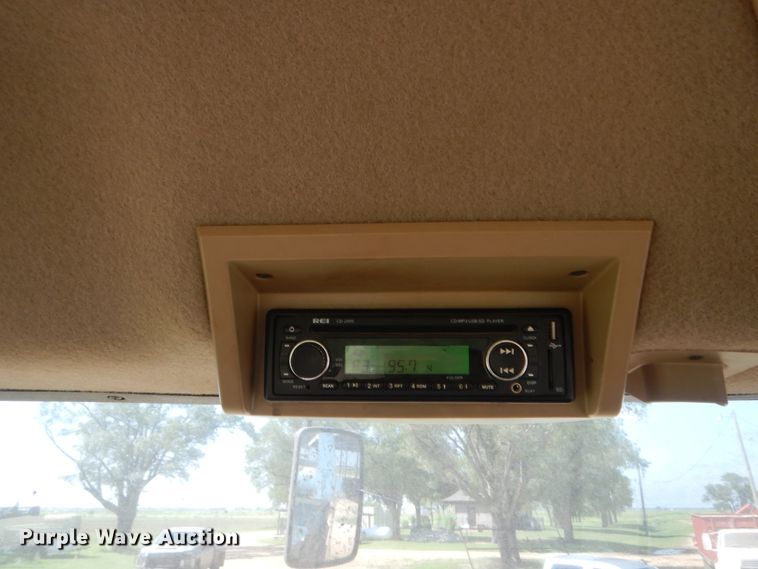 image for item HB9366 1997 John Deere 8100  MFWD tractor