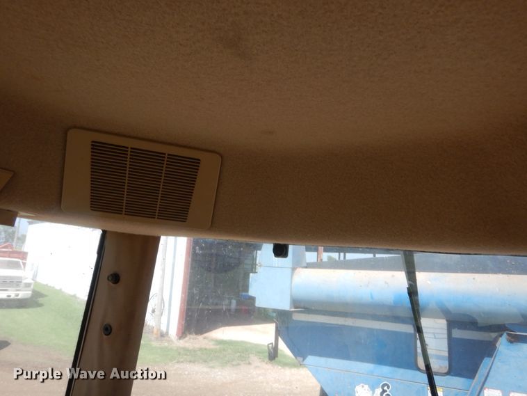 image for item HB9366 1997 John Deere 8100  MFWD tractor