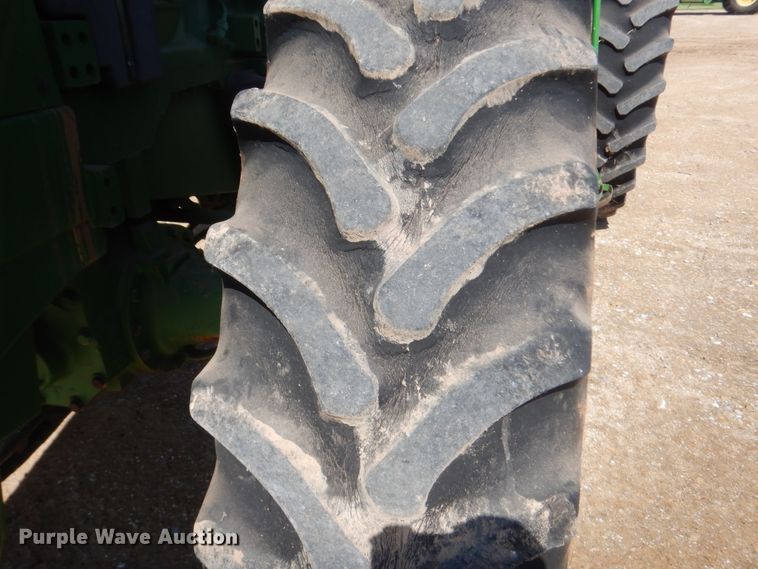 image for item HB9366 1997 John Deere 8100  MFWD tractor