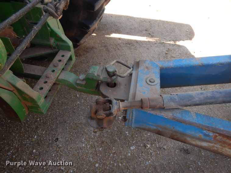 image for item HB9367 Kinze 640 grain cart