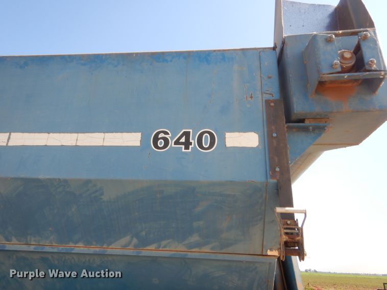 image for item HB9367 Kinze 640 grain cart