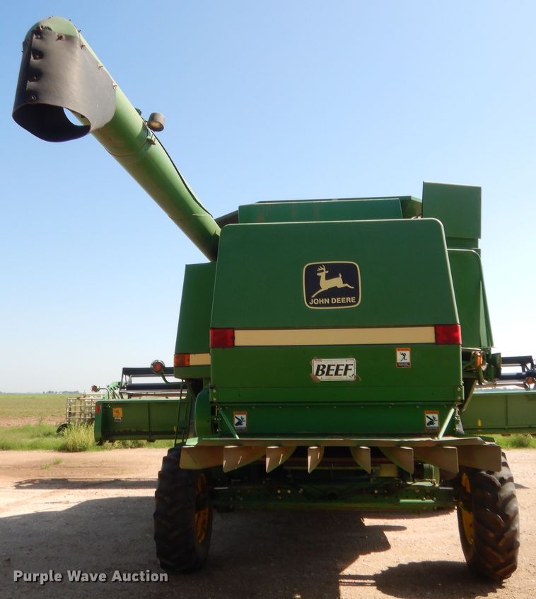 image for item HB9368 1993 John Deere 9600 combine