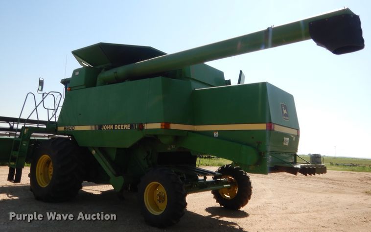 image for item HB9368 1993 John Deere 9600 combine