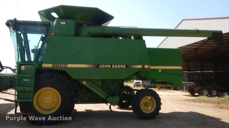 image for item HB9368 1993 John Deere 9600 combine