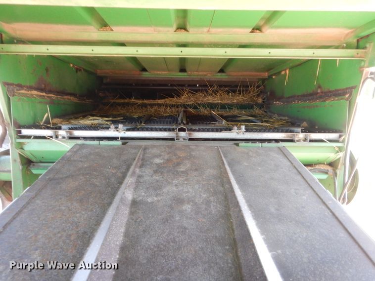 image for item HB9368 1993 John Deere 9600 combine