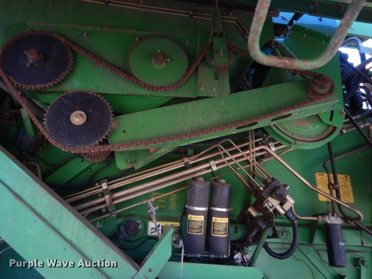image for item HB9368 1993 John Deere 9600 combine