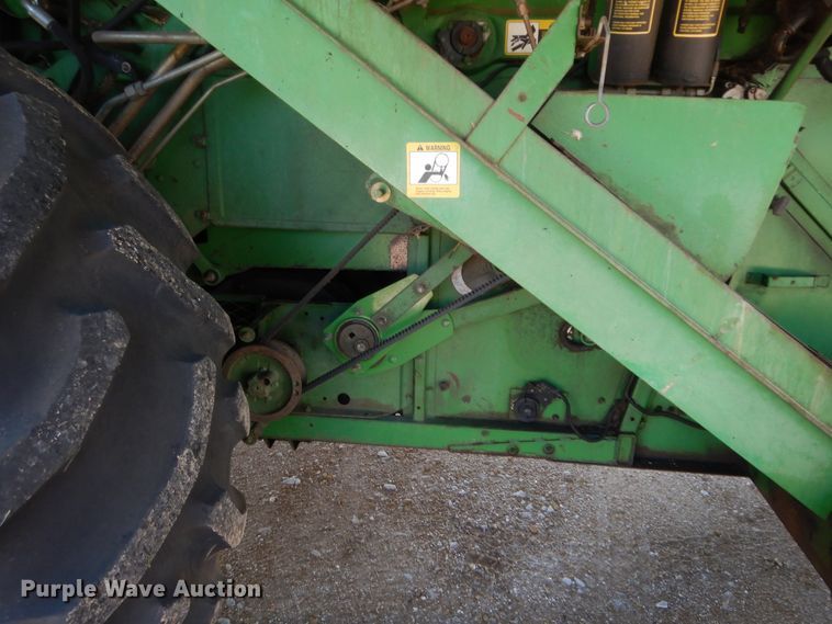 image for item HB9368 1993 John Deere 9600 combine