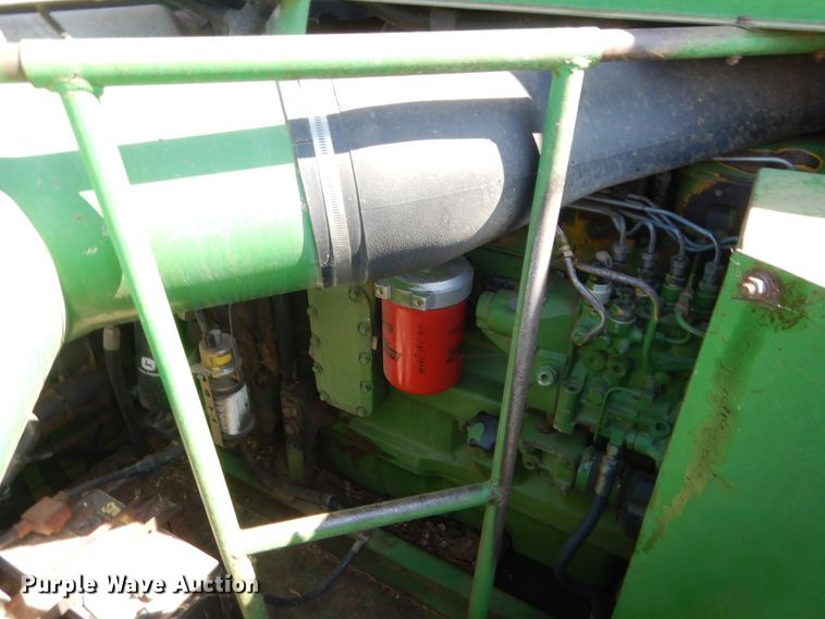 image for item HB9368 1993 John Deere 9600 combine