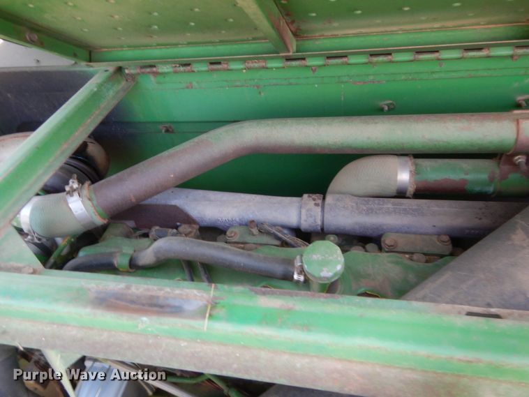 image for item HB9368 1993 John Deere 9600 combine