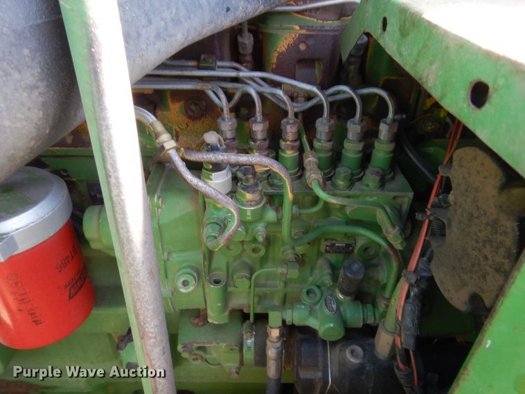 image for item HB9368 1993 John Deere 9600 combine