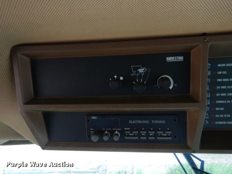 image for item HB9368 1993 John Deere 9600 combine