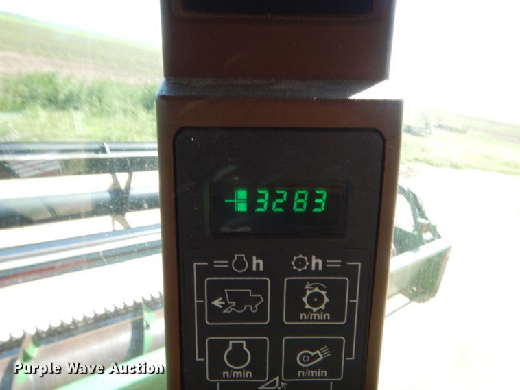 image for item HB9368 1993 John Deere 9600 combine