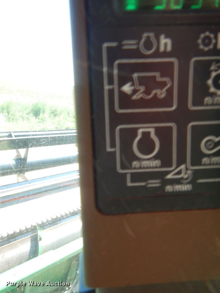 image for item HB9368 1993 John Deere 9600 combine