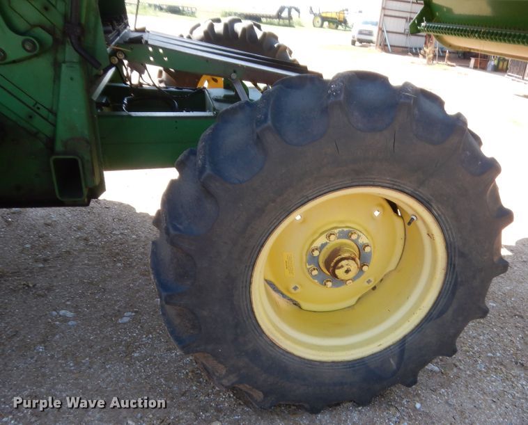 image for item HB9368 1993 John Deere 9600 combine