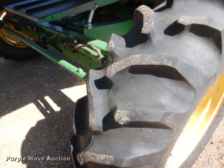 image for item HB9368 1993 John Deere 9600 combine