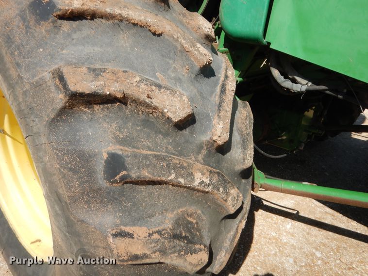 image for item HB9368 1993 John Deere 9600 combine