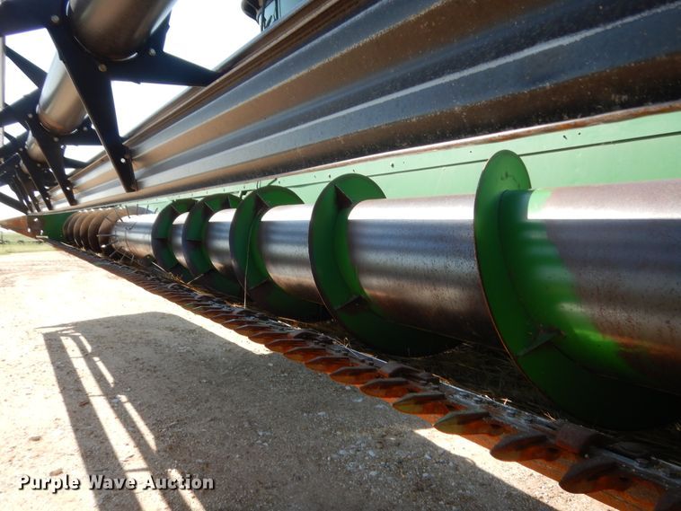 image for item HB9369 John Deere 930 rigid head