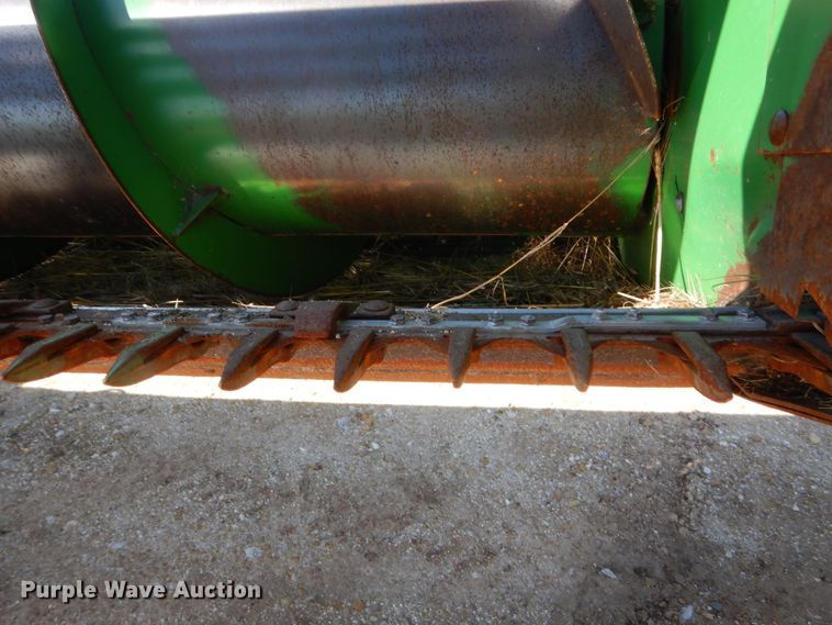 image for item HB9369 John Deere 930 rigid head