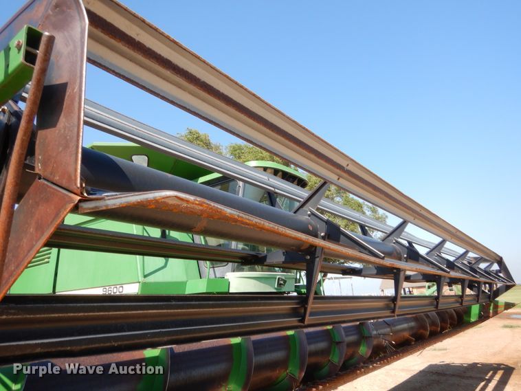 image for item HB9369 John Deere 930 rigid head