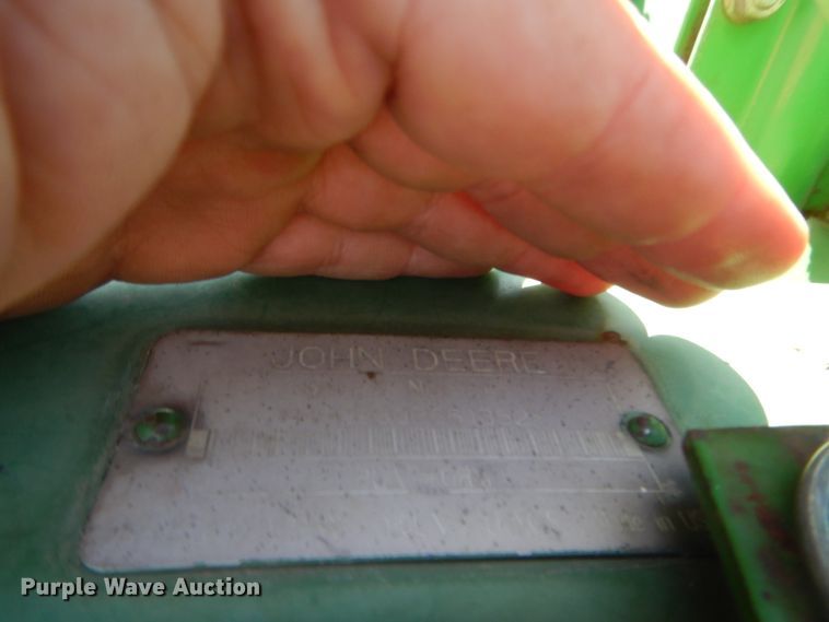 image for item HB9369 John Deere 930 rigid head