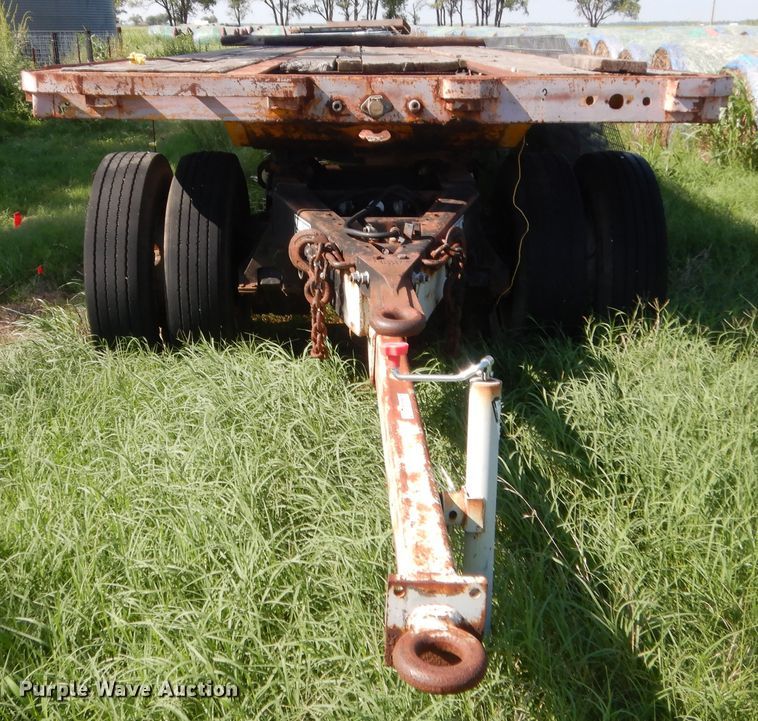 image for item HB9372 1998 Kwik Loc flatbed trailer
