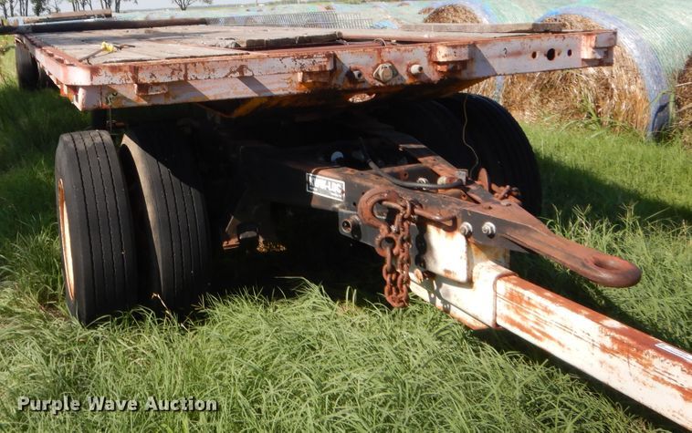 image for item HB9372 1998 Kwik Loc flatbed trailer