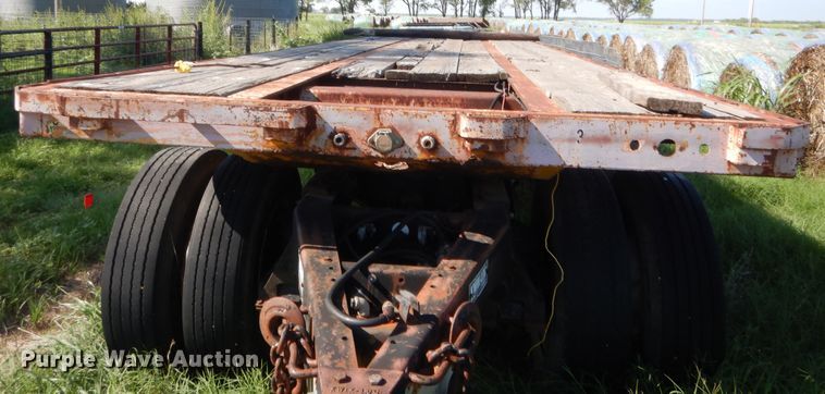 image for item HB9372 1998 Kwik Loc flatbed trailer