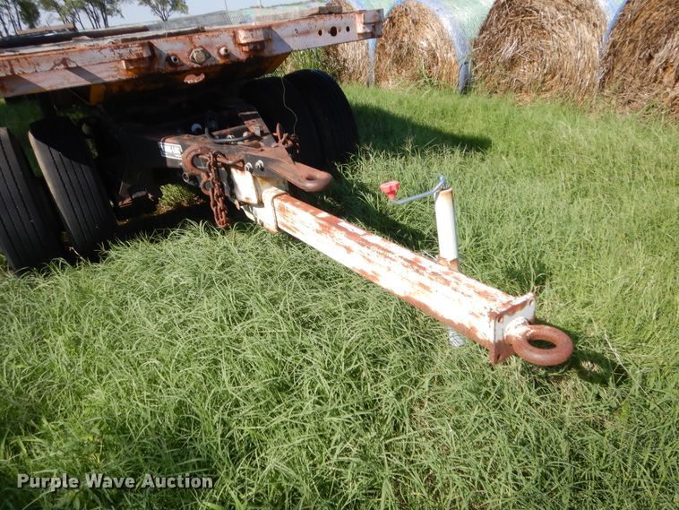 image for item HB9372 1998 Kwik Loc flatbed trailer