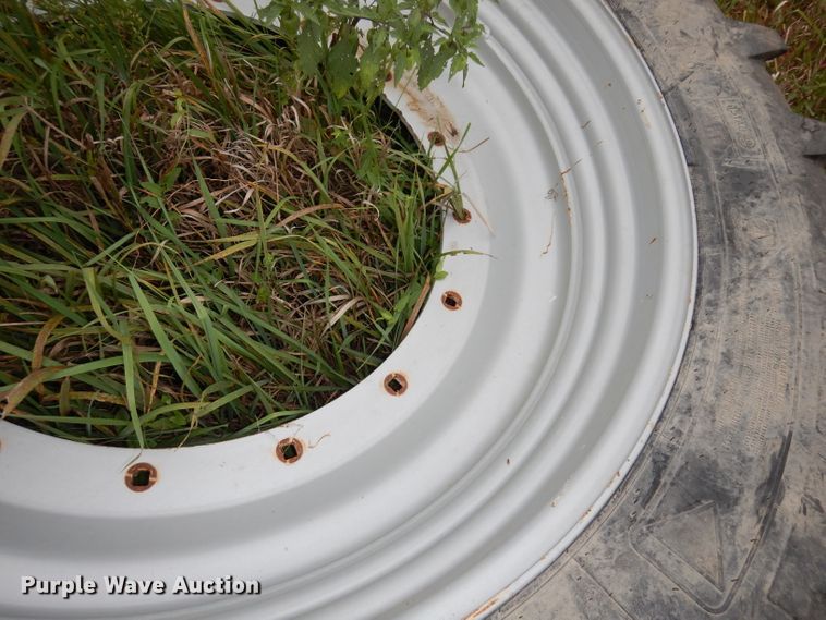 image for item HD9409 (2) Michelin 420/80R46 tires and wheels