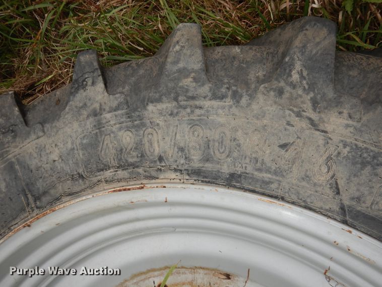 image for item HD9409 (2) Michelin 420/80R46 tires and wheels